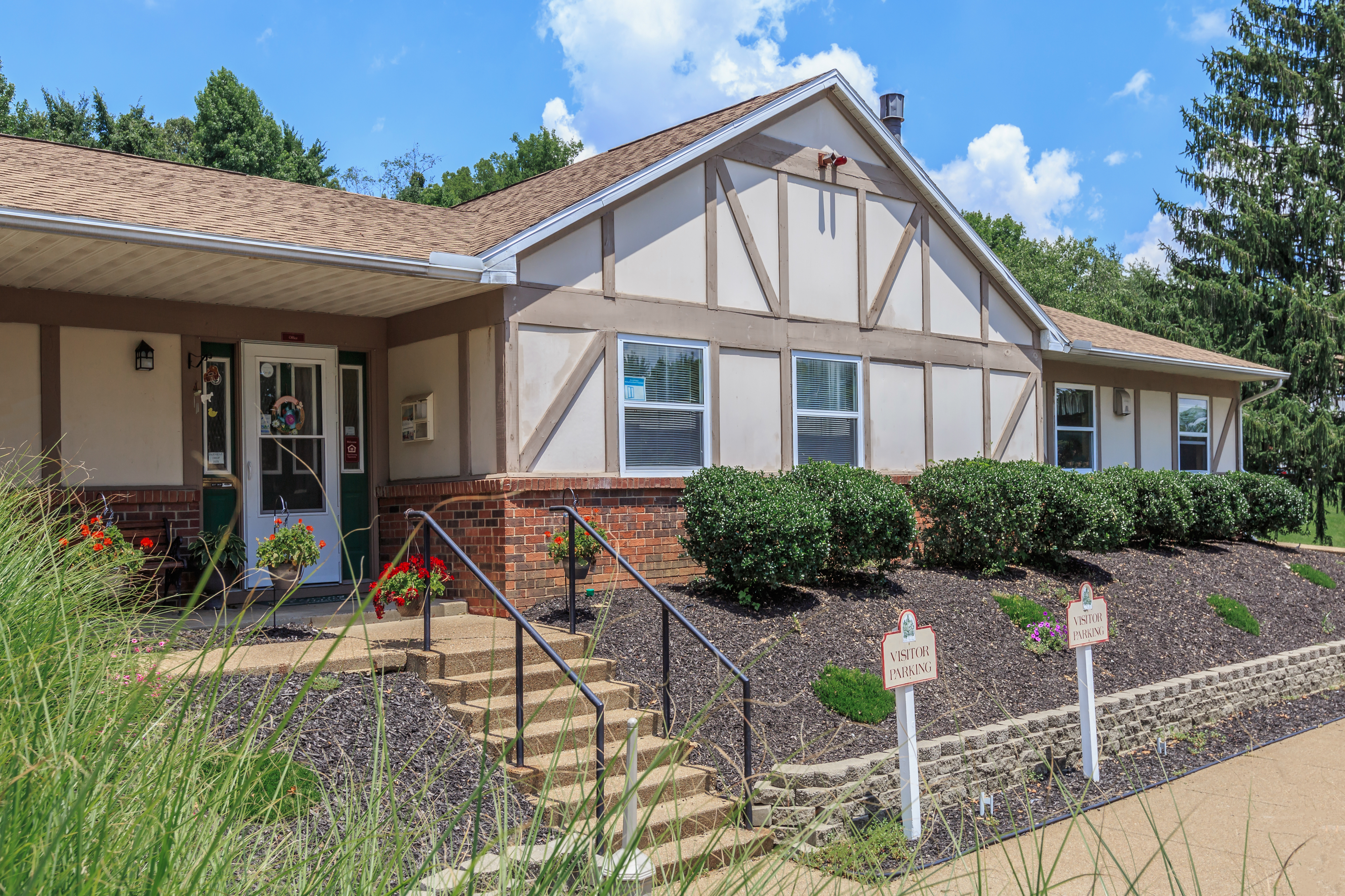 Arbors at Redbank The Multifamily Advisory Group at Cushman & Wakefield